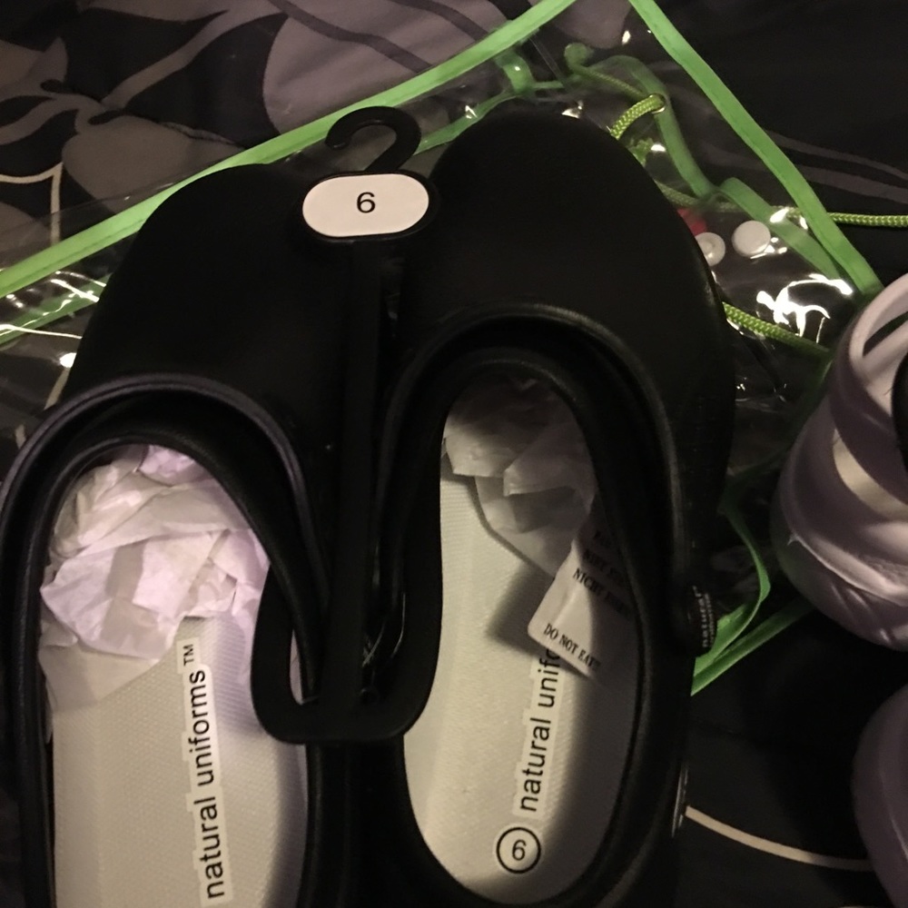 2pairs of nursing clogs very comfy
